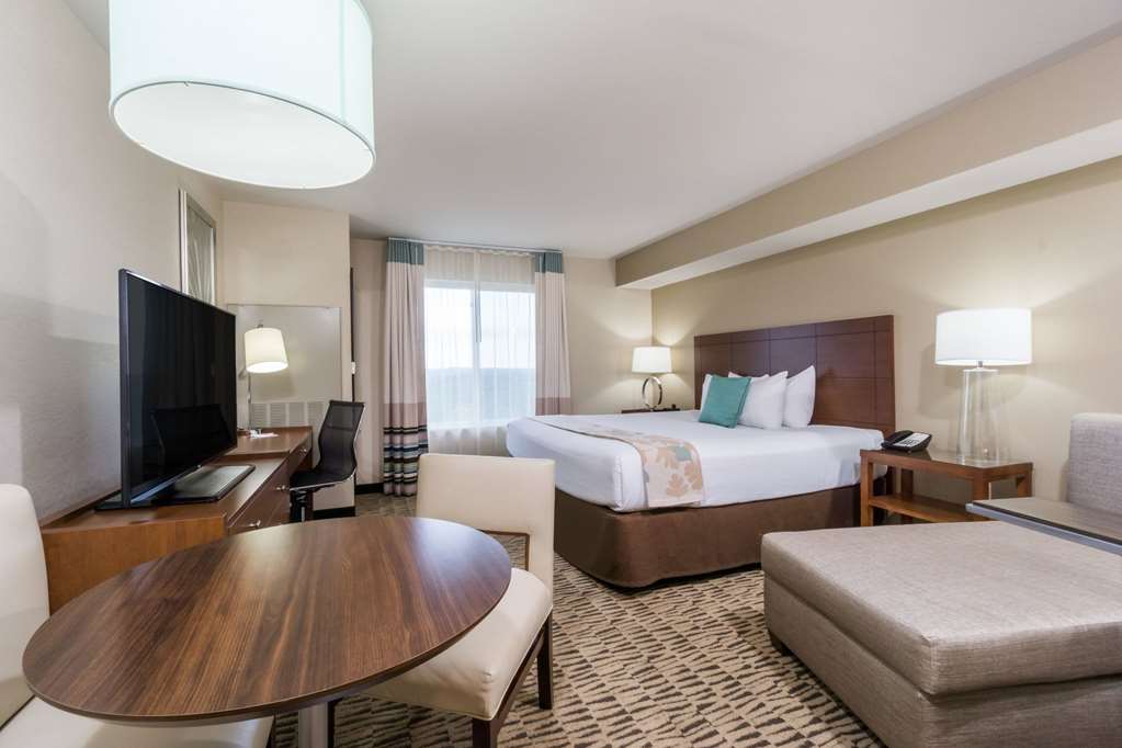 Hawthorn Suites by Wyndham Wheeling at the Highlands - photo 8