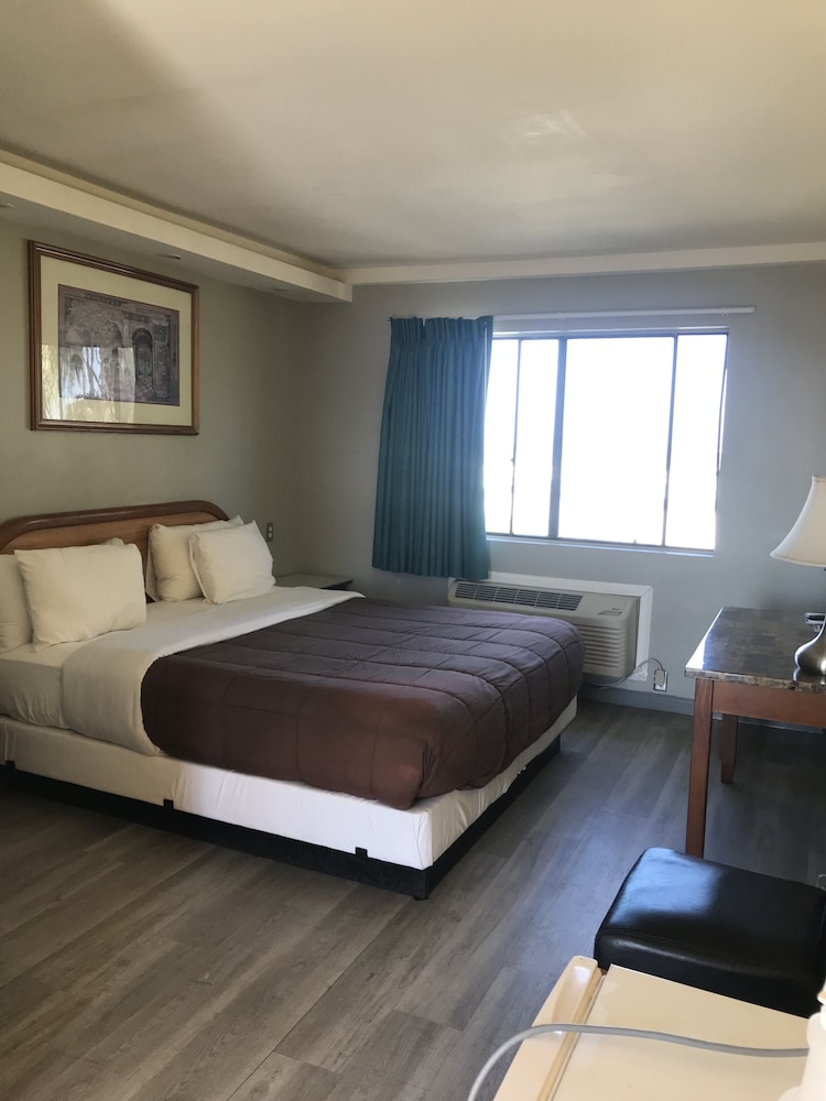 777 Motor Inn - photo 11