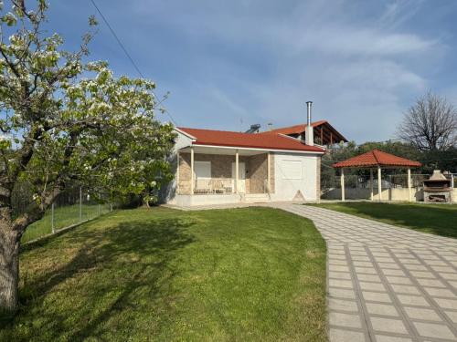 Zoe in Nea Kallikrateia, Greece