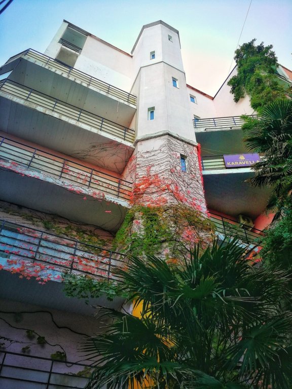 Utes in Unknown City, Russia