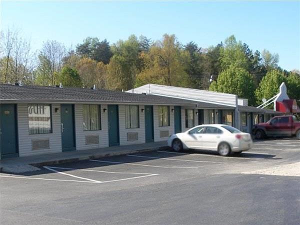 Red Carpet Inn Greensboro - photo 4