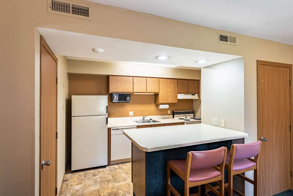 Americas Best Value Inn & Suites St. Marys - photo 10