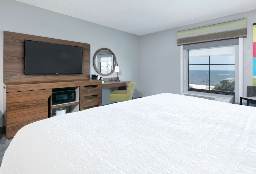 Hampton Inn Biloxi - photo 8