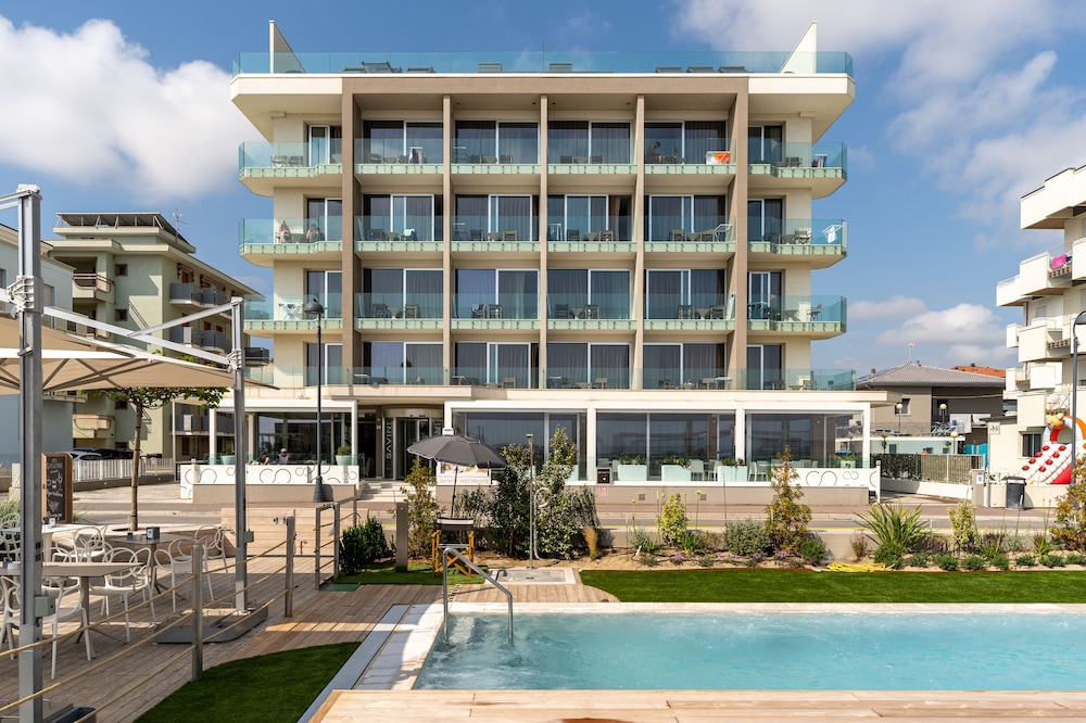 Hotel Savini — Rimini