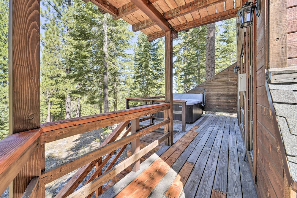 Hot Tub & Ski Shuttle: Northstar Resort House - photo 14