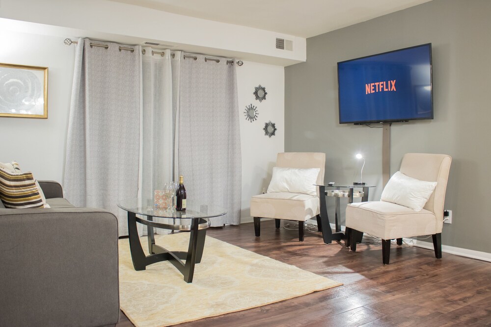 Luxury 2 Bed Condo Near Downtown — 4-Star Luxury Hotel in Raleigh, United States