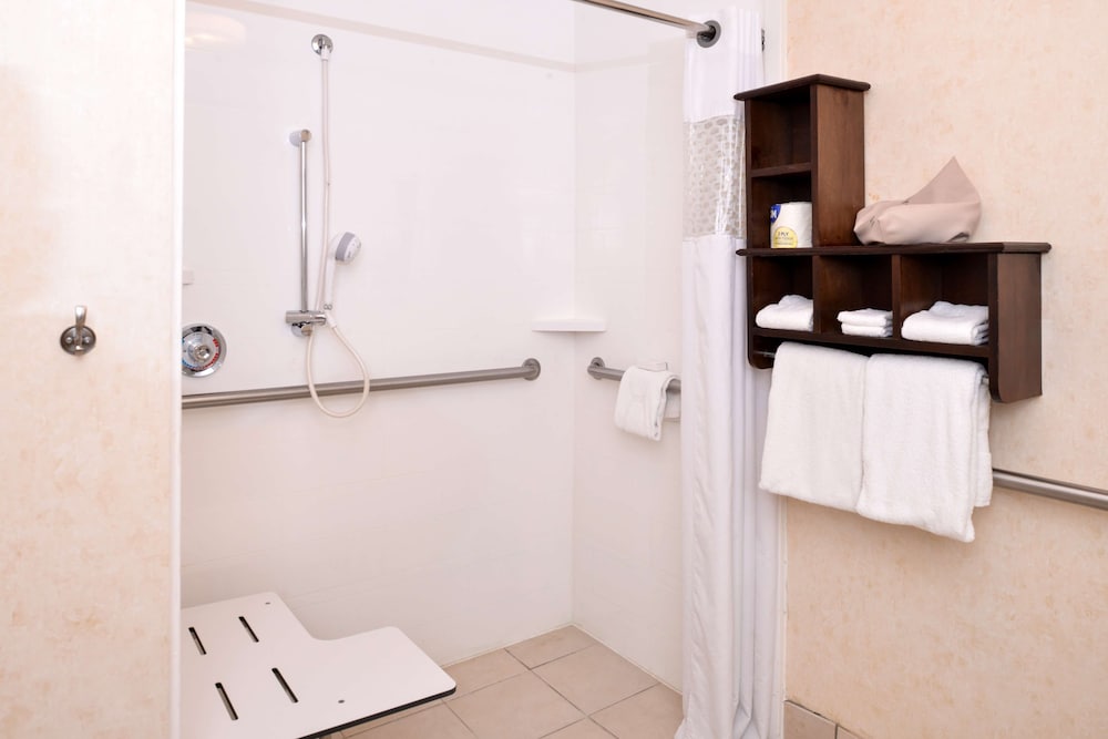 Hampton Inn & Suites Pueblo Southgate - photo 31