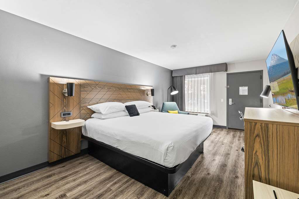 Red Lion Inn & Suites Deschutes River Bend - photo 20