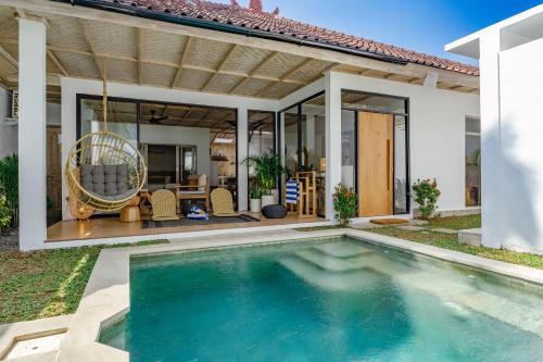 Villa Aarna Tropical Chic Private Oasis in Seminyak — 4-Star Luxury Hotel in Seminyak, Indonesia