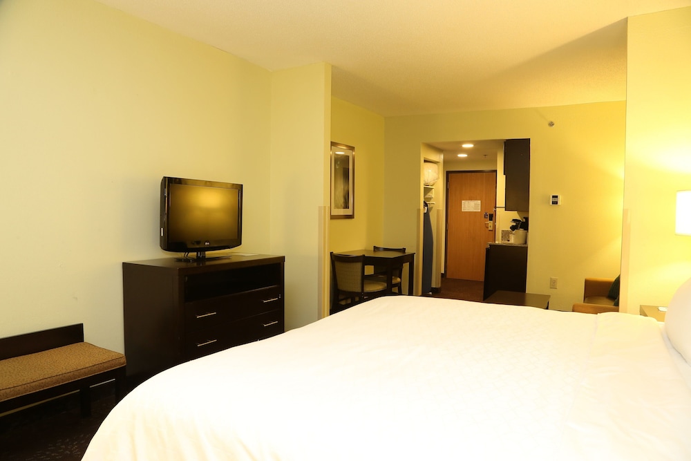 Holiday Inn Express Hotel & Suites Cleveland - photo 15
