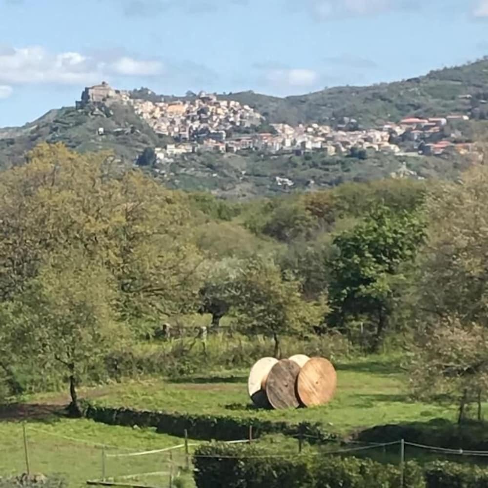 Il Tanaceto — 4-Star Luxury Hotel in Castiglione Di Sicilia, Italy