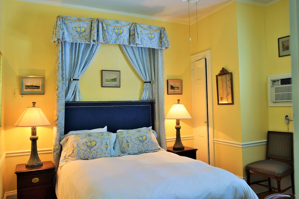 Bellevue Manor - photo 9