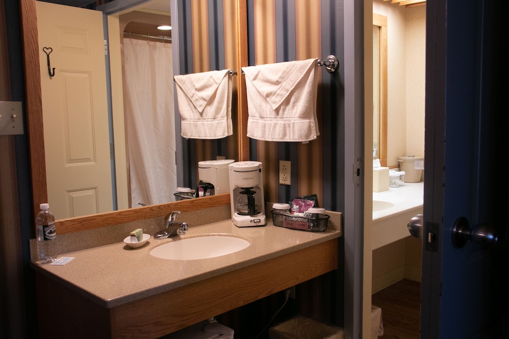 Essenhaus Inn & Conference Center - photo 53