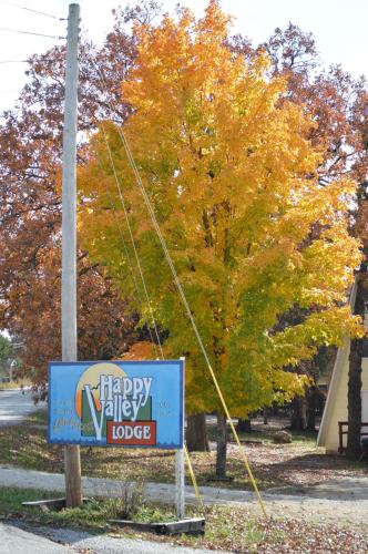 Happy Valley Lodge - photo 2
