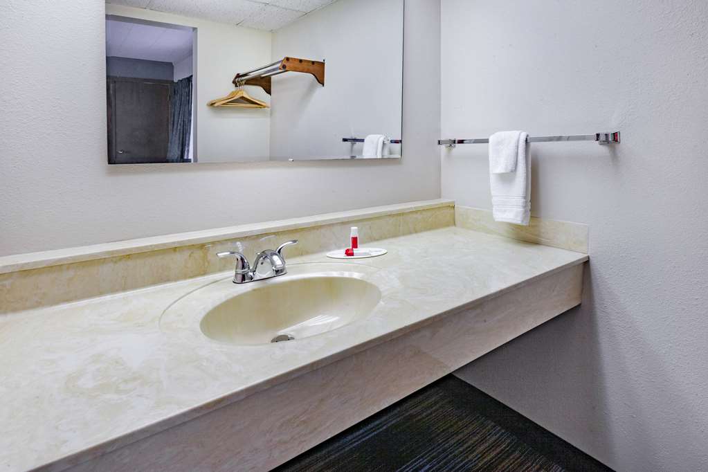 Days Inn & Suites by Wyndham St. Ignace Lakefront - photo 36