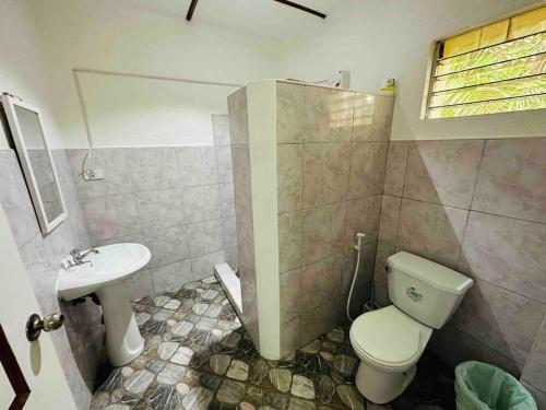 Alona Park Residence 3 bedroom apartment alex and jesa unit — 4-Star Luxury Hotel in Panglao, Philippines