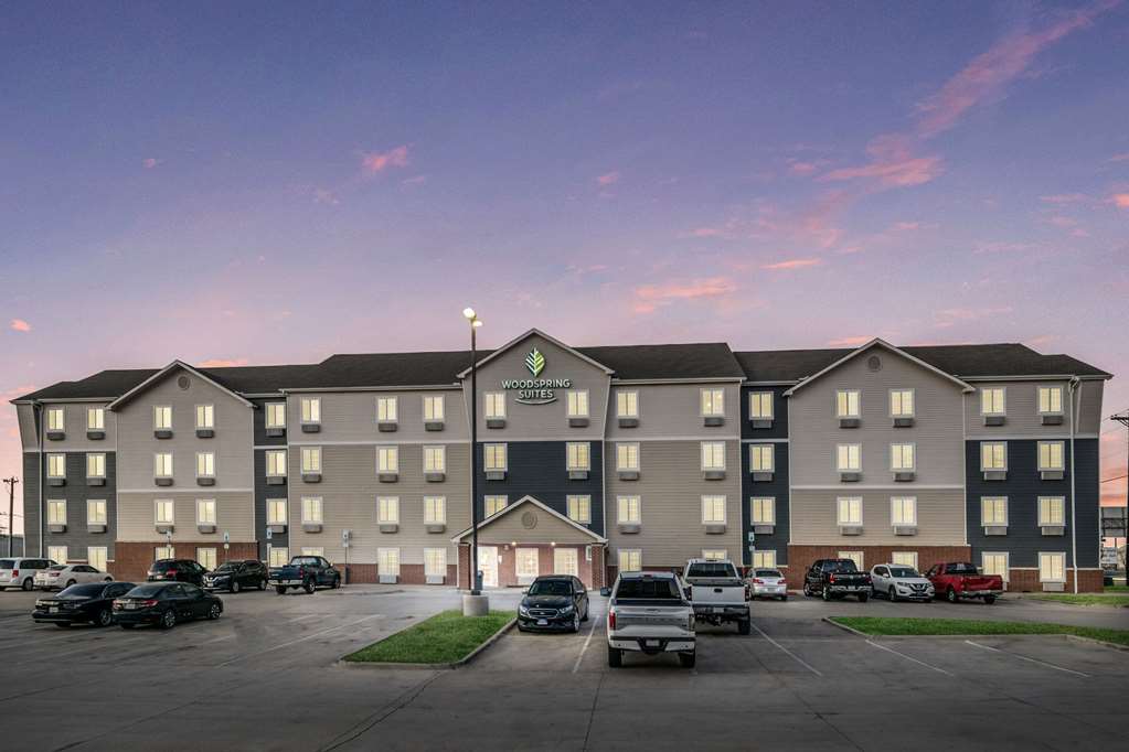Woodspring Suites Denton - photo 8