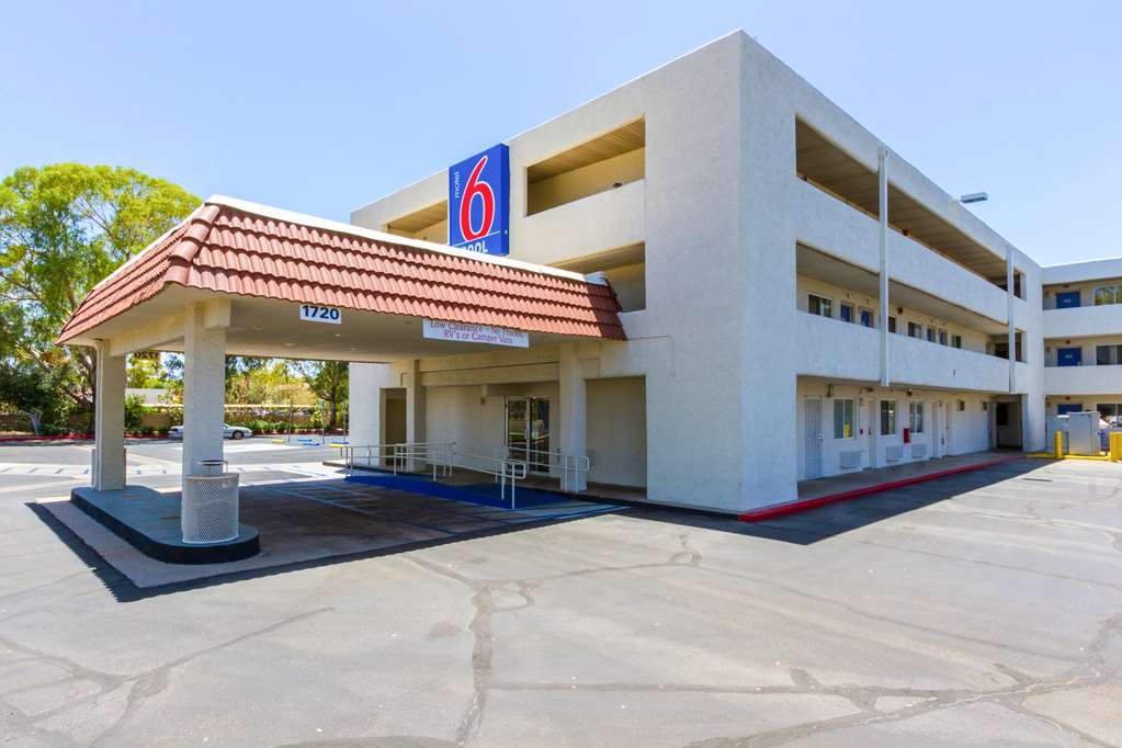 Motel 6 Tempe AZ Phoenix Airport Priest Dr - photo 2