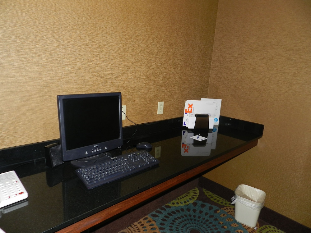 Holiday Inn Express Anderson by IHG - photo 27