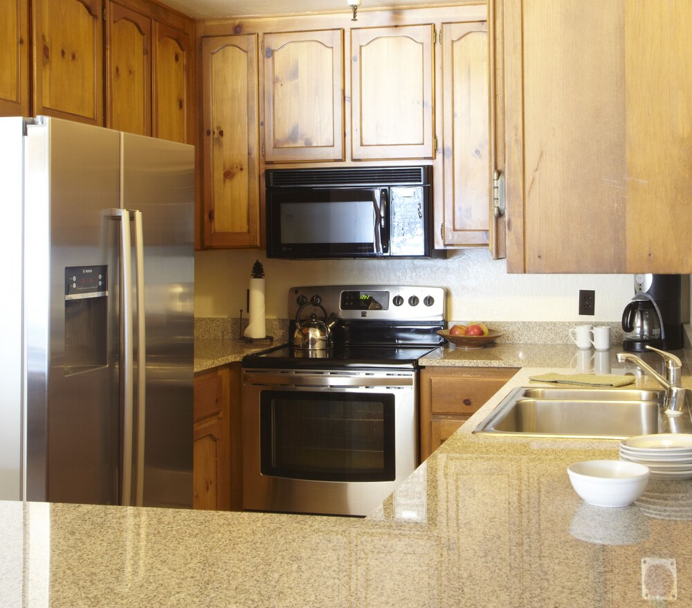 Donner Lake Village Resort - photo 25