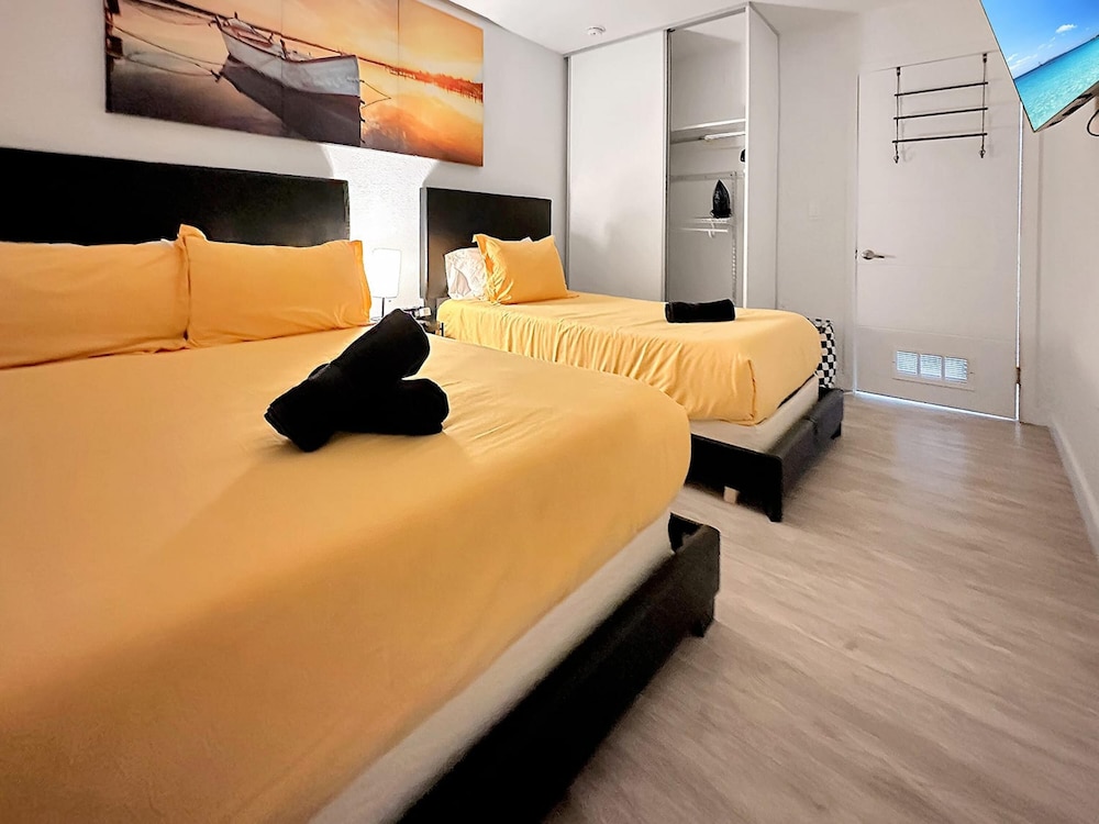 Vacay Spot experience Luna Sky 65 TV BAR BBQ SHOWER massage jets music to FL Keys - photo 10