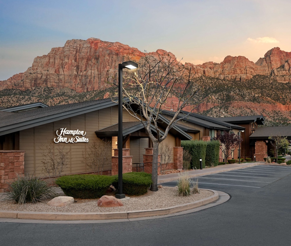 Hampton Inn & Suites Springdale Zion National Park - photo 35