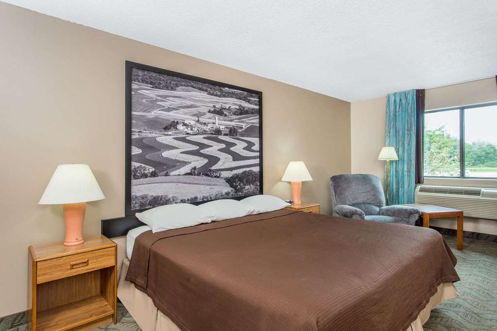 Super 8 by Wyndham Dodgeville - photo 9