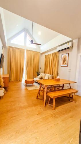 Child Shill Pool Villa — 4-Star Luxury Hotel in Hua Hin, Thailand