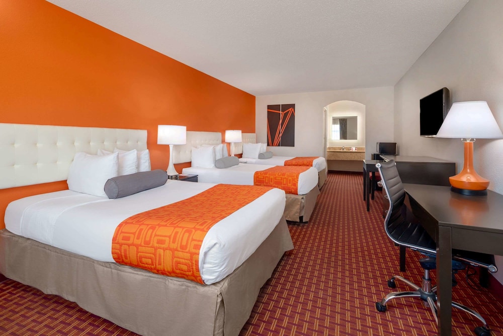 Howard Johnson by Wyndham Rock Hill - photo 7