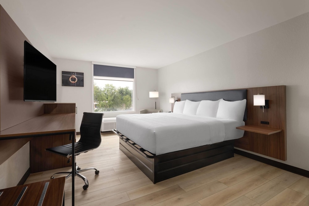 Wingate by Wyndham Dublin Near Claytor Lake State Park - photo 21