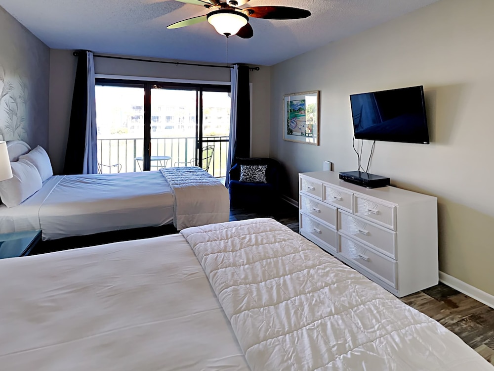 Edgewater Beach & Golf Resort II by Resort Collection - photo 4