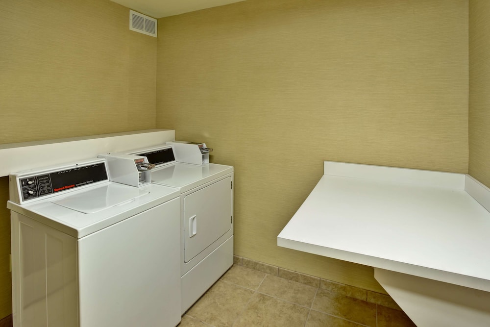 Hampton Inn Ft. Wayne Dupont Road - photo 13