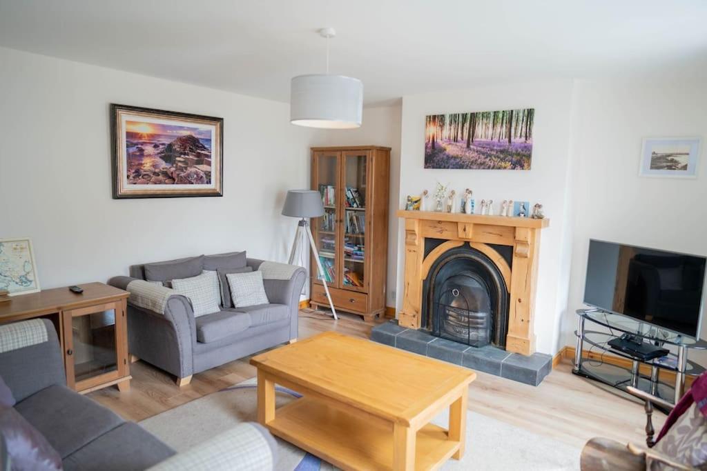 Fairhead Lodge Family Friendly Holiday Home — 4-Star Luxury Hotel in Ballycastle, United Kingdom
