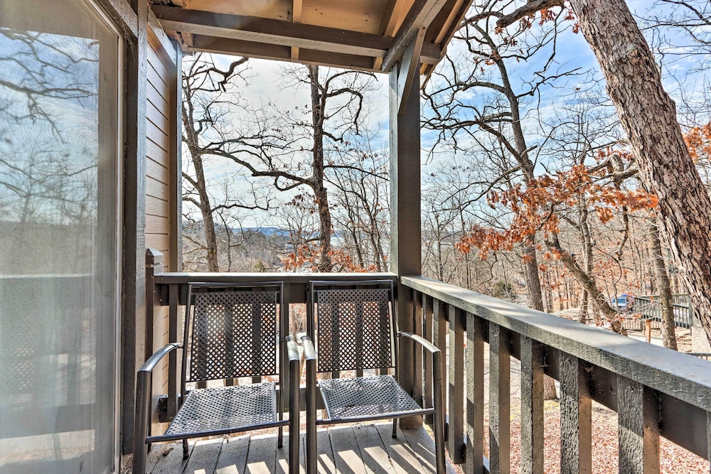 1 Mi to Margaritaville Resort: Osage Beach Home - photo 9