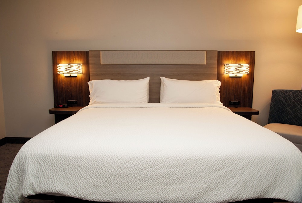 Holiday Inn Express Airport Tucson by IHG - photo 21