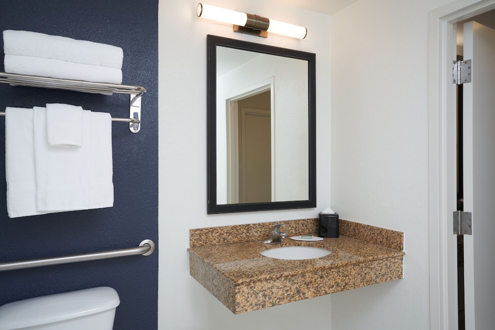 Fairfield Inn & Suites Orlando Int'l Drive Convention Center - photo 20