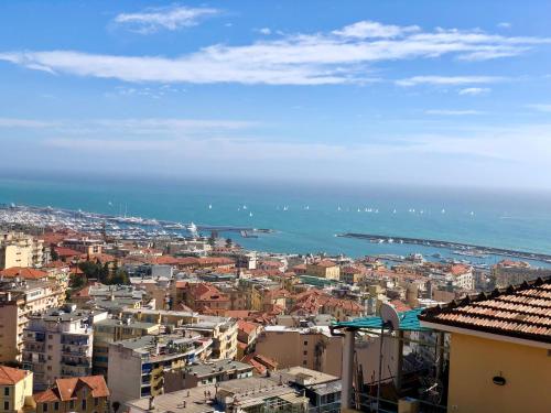 Casa Sandra Sanremo sea view with garage — 4-Star Luxury Hotel in San Remo, Italy