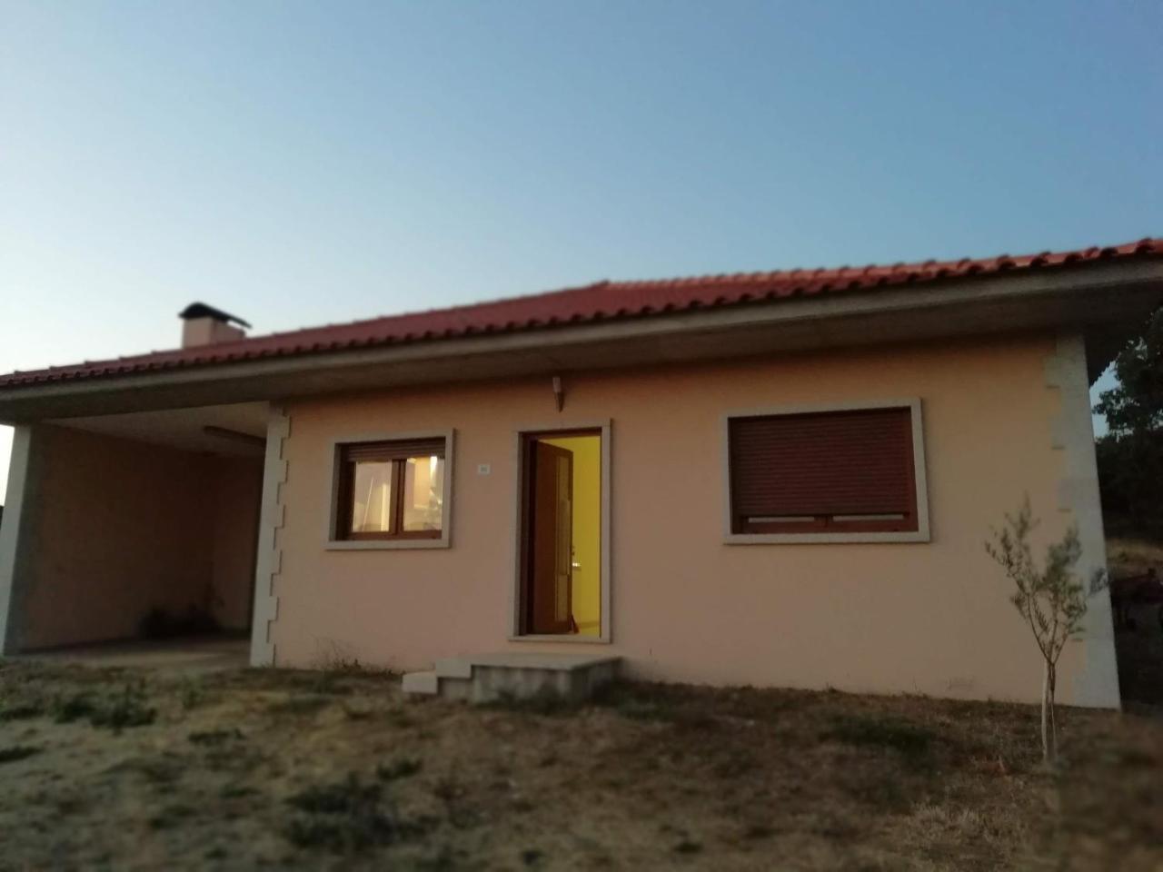 Casa Da Fonte Em Prada Vinhais 17769900 — Vinhais