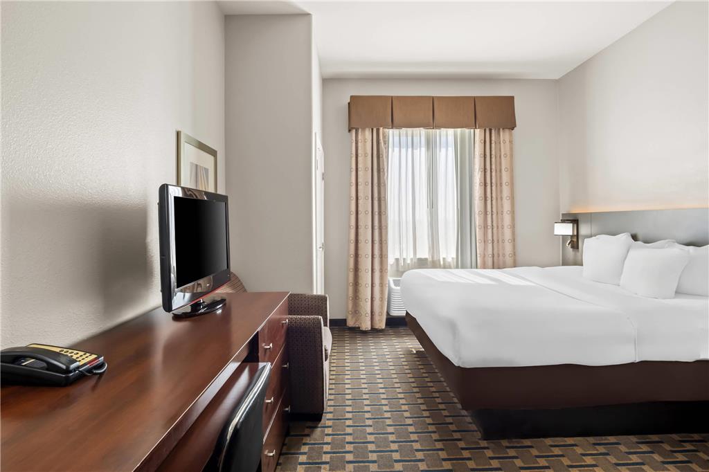 Comfort Suites Waxahachie Dallas - photo 20