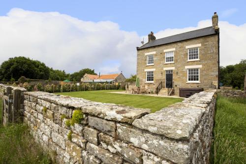 Thirley Cotes Farm Cottages — 4-Star Luxury Hotel in Scarborough, United Kingdom