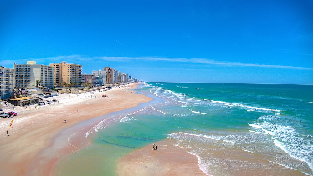Daytona Shores Inn & Suites - photo 36