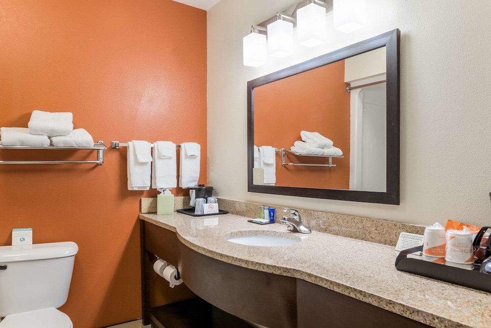 Sleep Inn North Liberty - photo 41