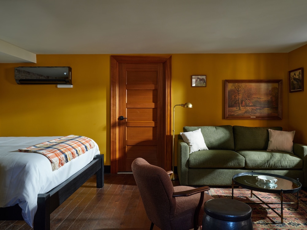 The Abner Hotel - photo 3