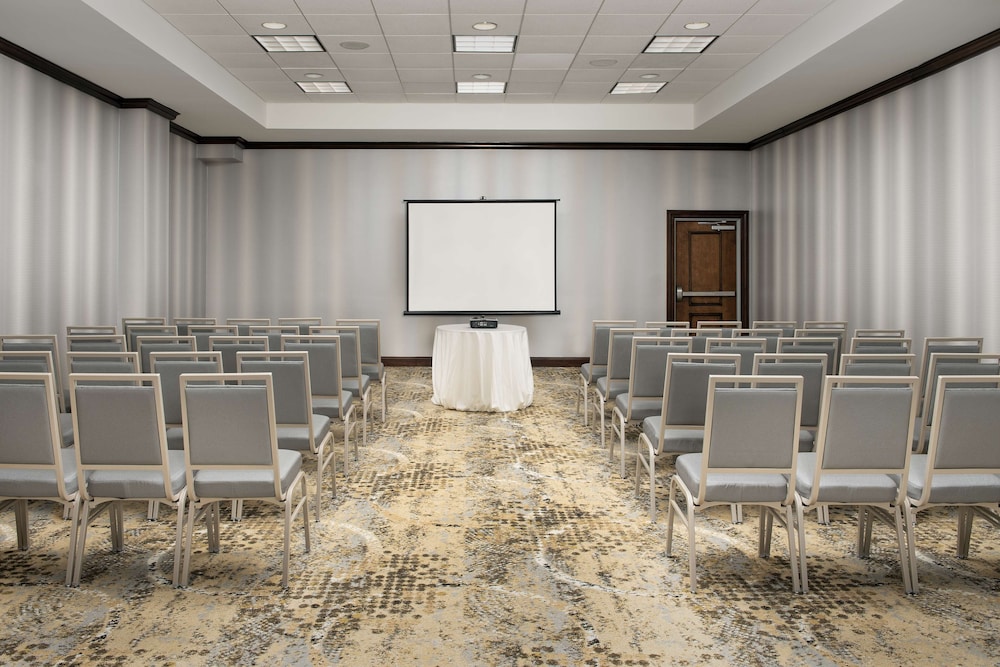 Embassy Suites by Hilton Dulles North Loudoun - photo 37