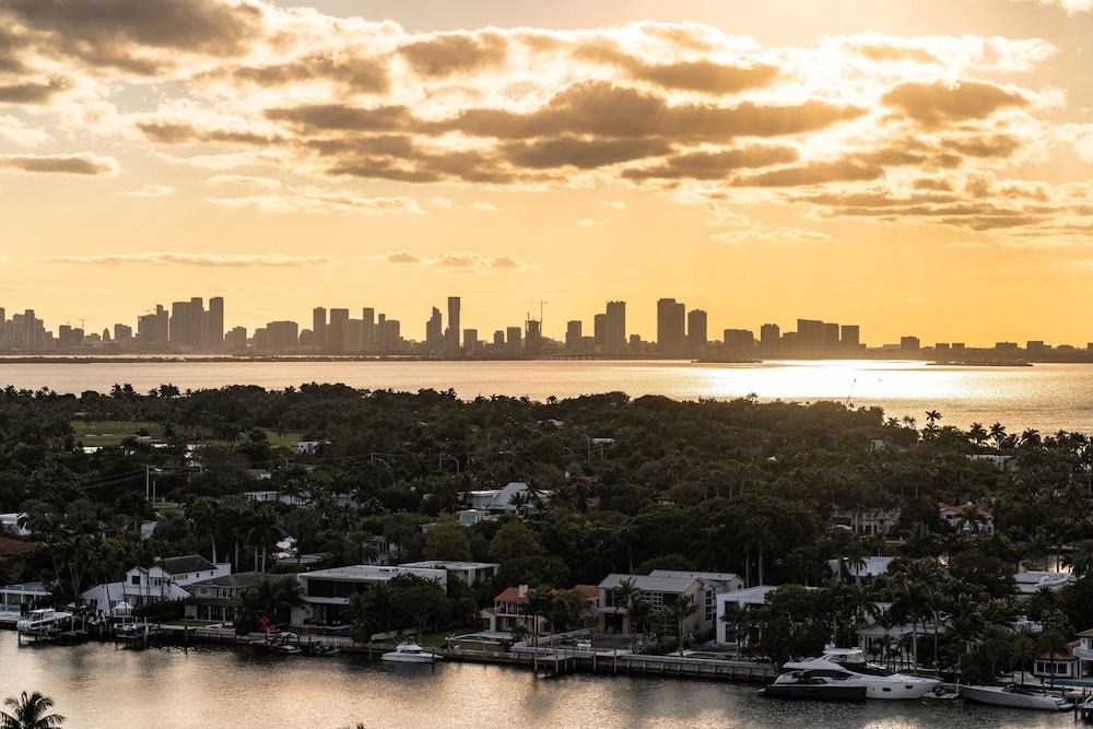 Churchill Suites Monte Carlo Miami Beach - photo 171