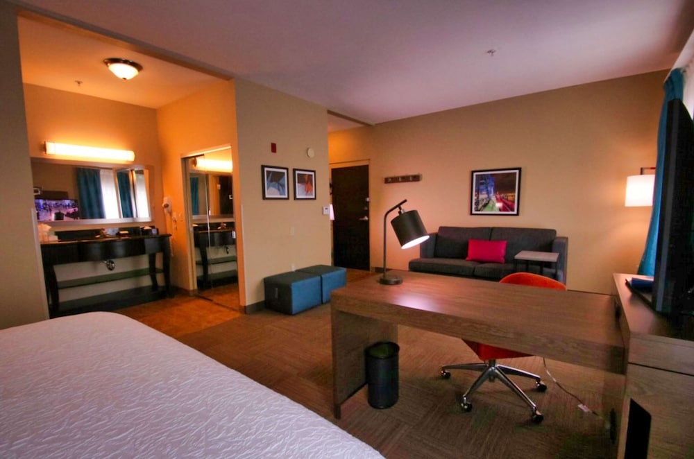 Hampton Inn & Suites Jacksonville Beach Blvd Mayo Clinic - photo 9