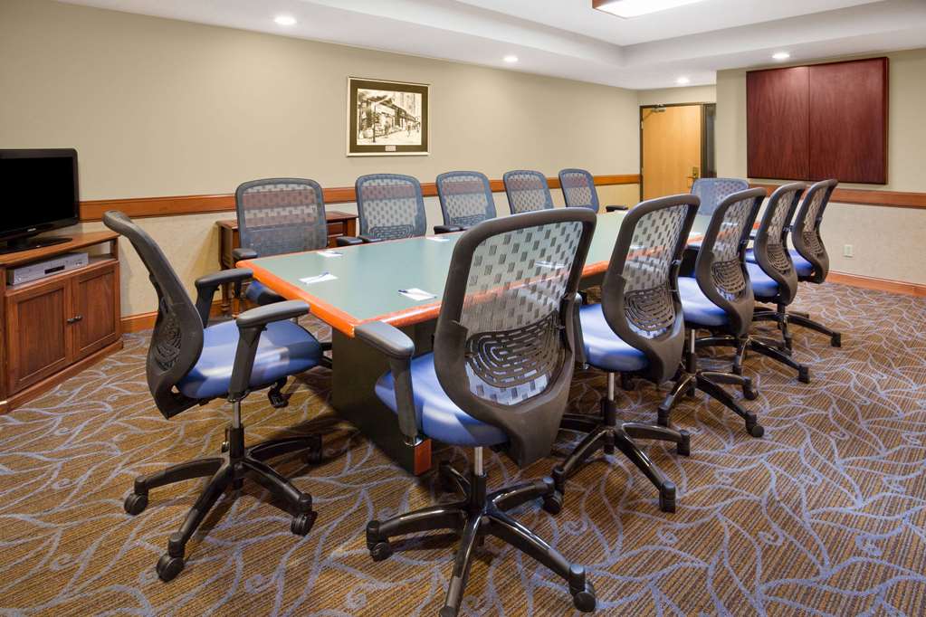AmericInn by Wyndham Chanhassen - photo 40