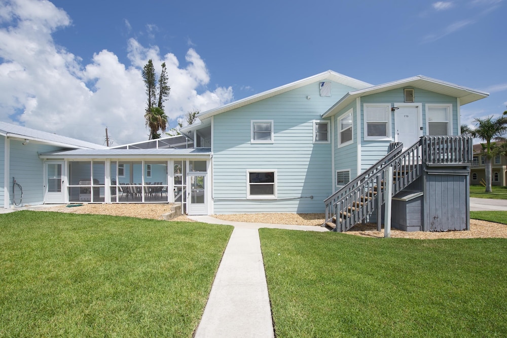 Beach Paradise Getaway by Sun Palace Vacations in Fort Myers Beach, United States