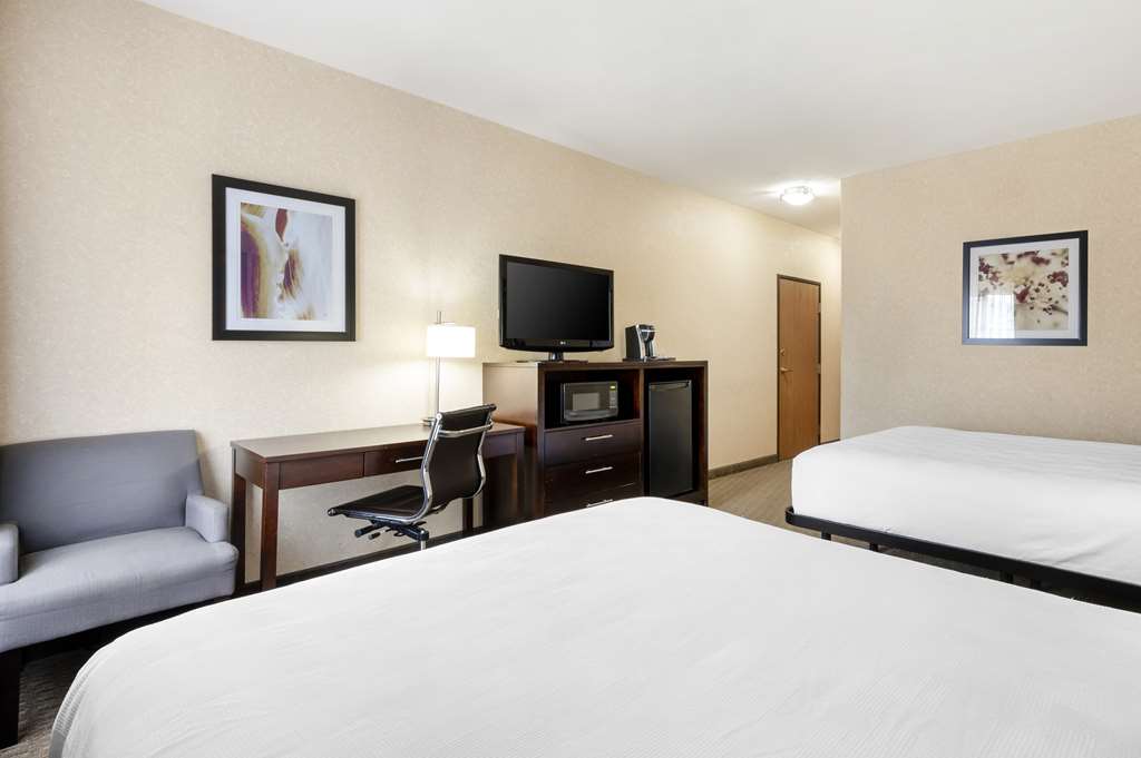 Best Western Plus Howe Inn - photo 34