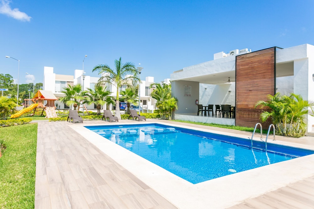House in Private Altus Il Private Pool — 4-Star Luxury Hotel in Cancun, Mexico